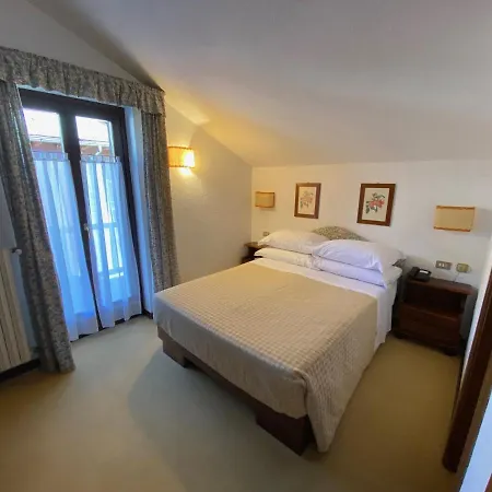 Triolet كورمايور