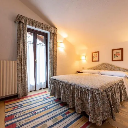 Triolet 3*