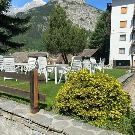 Triolet 3*