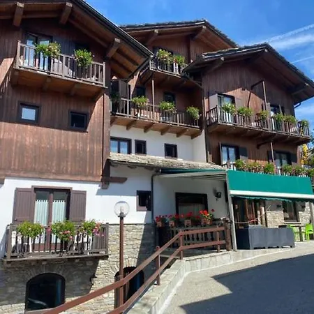 Triolet 3*