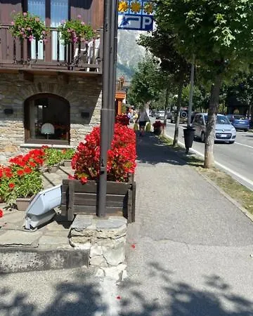 Triolet Hotel