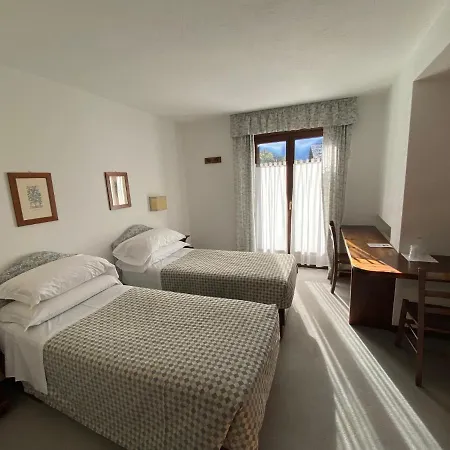 Triolet Hotel 3*
