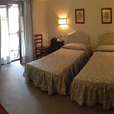 Triolet Hotel