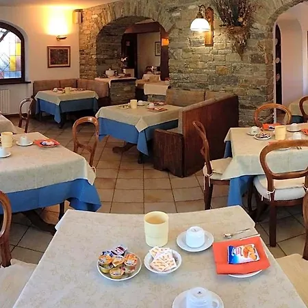 Triolet Hotel 3*