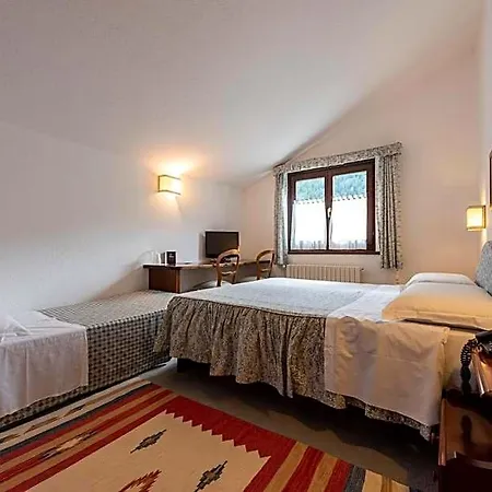 Triolet Hotel