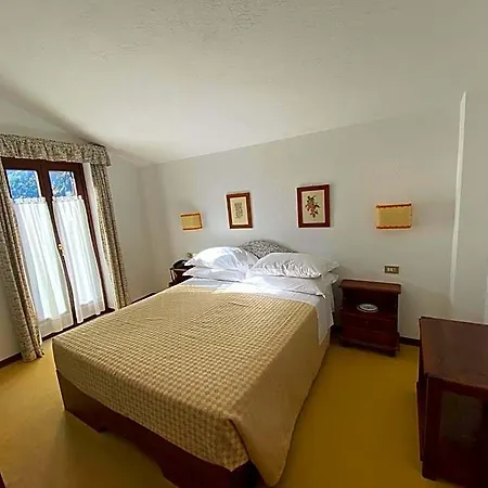 Triolet Hotel