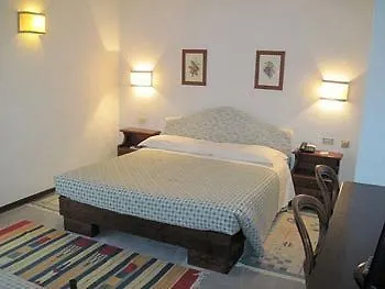 Triolet 3*