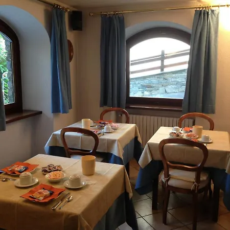 Triolet 3*